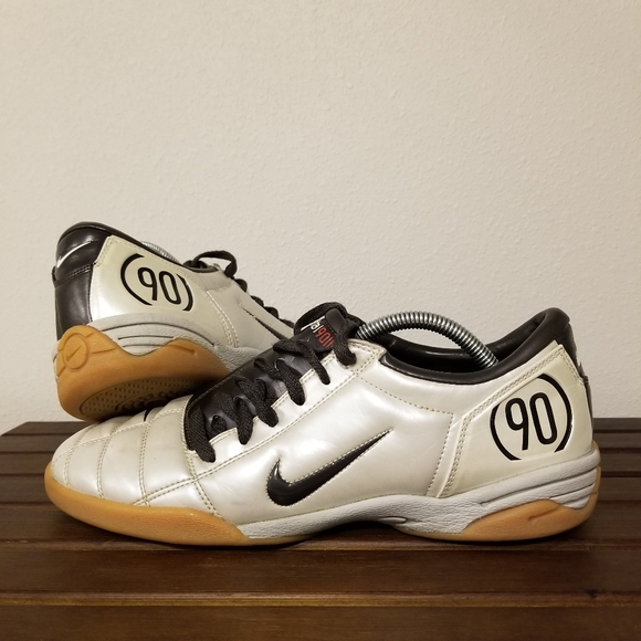 nike total 90 iii indoor